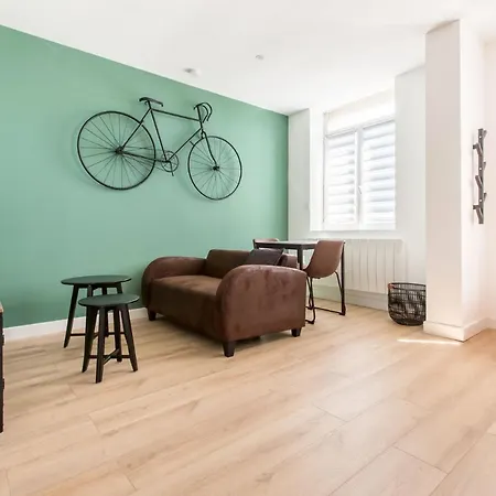 Jaures Aparthotel *
